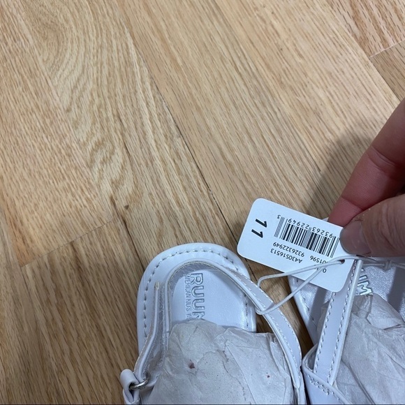 Ruum Sandals NWT Sz 11 Toddler Heart Rhinestone - Picture 5 of 6